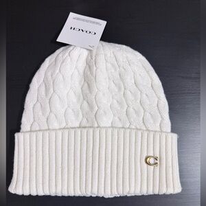 ❌SOLD❌NWT Coach Ivory Cable Knit Beanie Hat w/ Gold C Logo